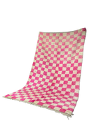 Tapis Marocain en Laine Fait Main | Grand Damier Rose Fuchsia & Blanc | Style Pop