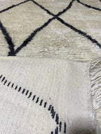 Tapis Beni Ourain Élégant en Laine – Motif Losanges Allongés