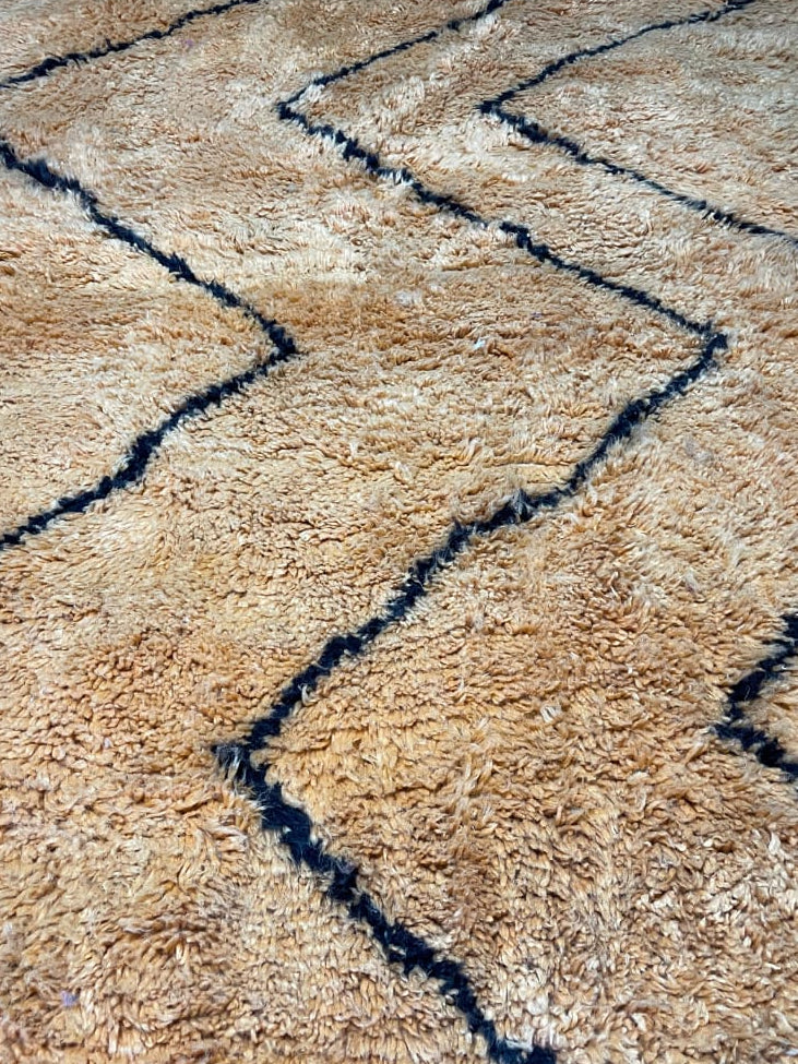 Tapis en Laine Fait Main Style Beni Ourain Marocain | Motif Zigzag Orange & Noir