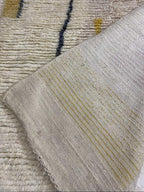 Tapis Marocain en Laine Fait Main | Design Abstrait Jaune Ocre & Gris | Style Moderne