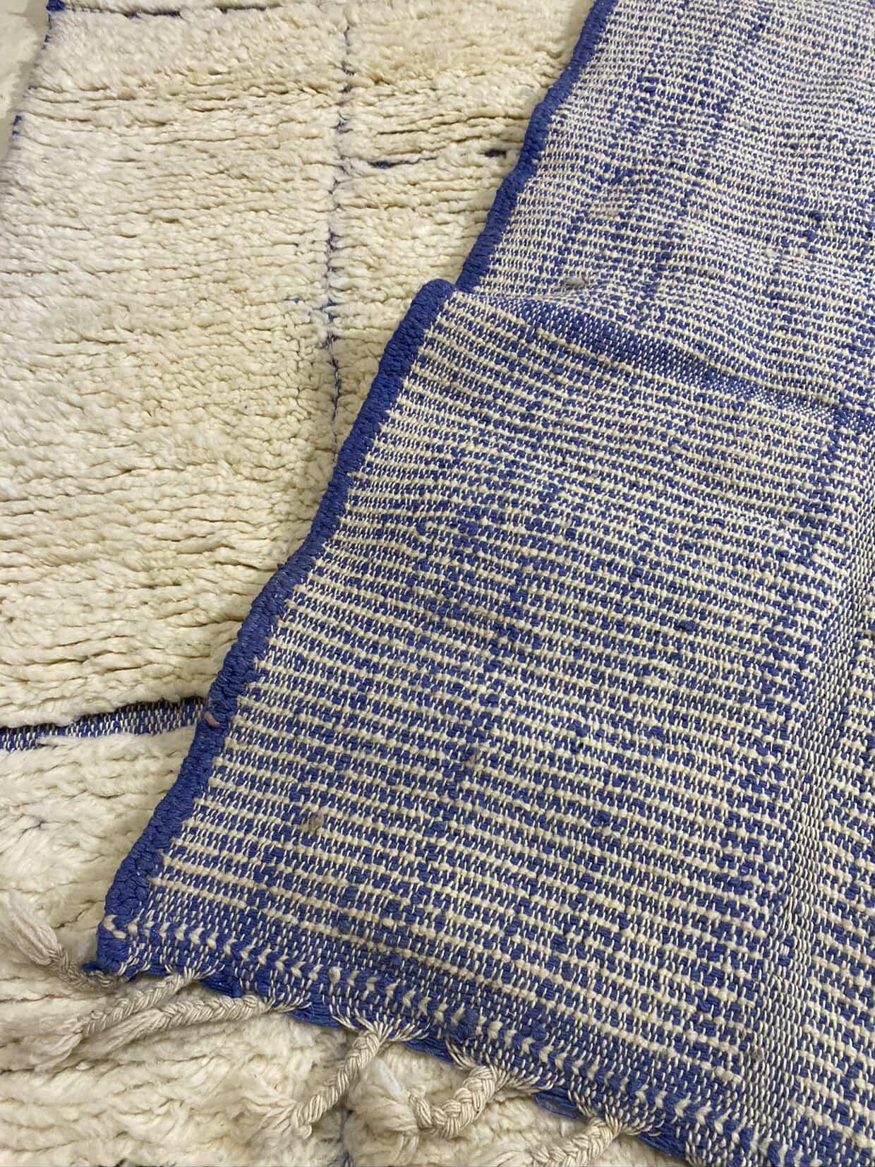 Tapis Beni Ouarain Minimaliste – bleu Linework