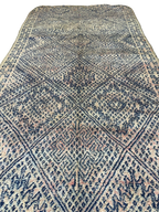 Tapis Marocain Vintage Fait Main | Motif Losanges Détaillés Bleu Indigo & Rose Pâle | Boujad/Azilal