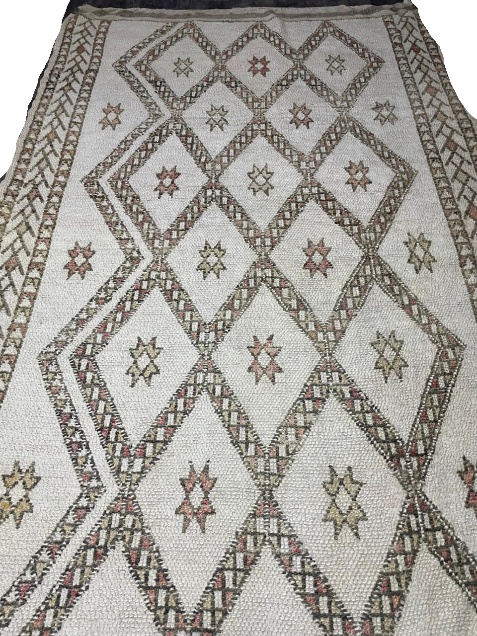 Tapis Azilal Marocain Fait Main | Motifs Diamants Vifs Rose Fuchsia et Bleu | Laine