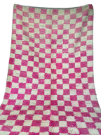 Tapis Marocain en Laine Fait Main | Grand Damier Rose Fuchsia & Blanc | Style Pop